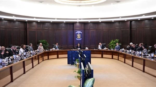 الحكومة: اتصالات الرئيس السيسي بالقادة الدوليين يؤكد موقف مصر الثابت تجاه القضية الفلسطينيةترأس الدكتور مصطفى مدبولي، رئيس مجلس الوزراء، الاجتماع