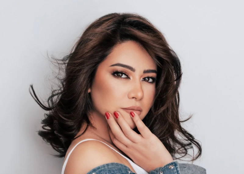 روتانا تهدد شيرين عبد الوهاب بمقاضاتها، فهل تولد اغنياتها ميتة؟ في ظل أزماتها المتلاحقة من الشخصية منها مع طليقها الفنان حسام حبيب إلى الفنية مع شركة روتانا، تجاهلت الفنانة المصرية