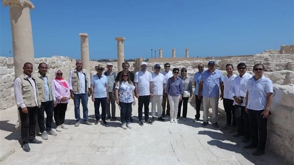 13 سفيرا أجنبيا يقومون بجولة بمنطقة مارينا العلمين الأثريةاستقبلت منطقة مارينا العلمين الأثرية 13 سفيرا وقائما بالأعمال بسفارات دول العالم المختلفة بالقاهرة للتعرف على تاريخ المنطق