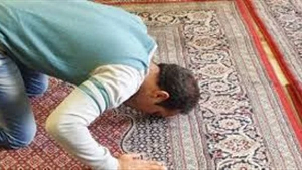 آخر وقت لصلاة العشاء وحكم تأخيرها متعمدا.. الرأي الشرعي تلقى الشيخ محمود شلبي أمين الفتوى بدار الإفتاء سؤالا من سائل يقول متى ينتهي وقت صلاة