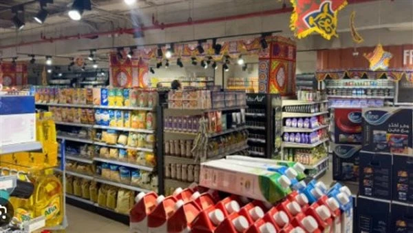 المنوفي يطالب بإزالة العقبات أمام التوسع في الصناعات الغذائيةطالب حازم المنوفي، عضو شعبة المواد الغذائية، بإزالة العقبات التي تعوق التوسع في الصناعات