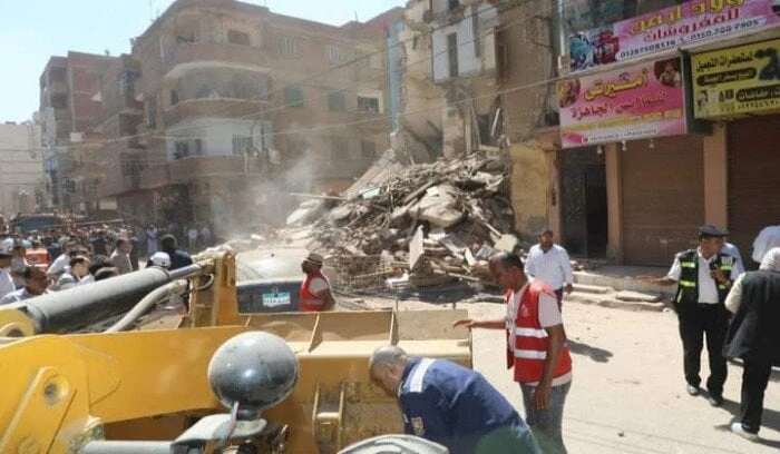 أقارب ضحايا عقار شبين المنهار ينتظرون انتهاء الإجراءات القانونية اللازمة لاستلام الجثامينتستمع جهات التحقيق في المنوفية لأسرة الزوجين مالكي عقار شبين الكوم المنهار، والذي راح ضحيته