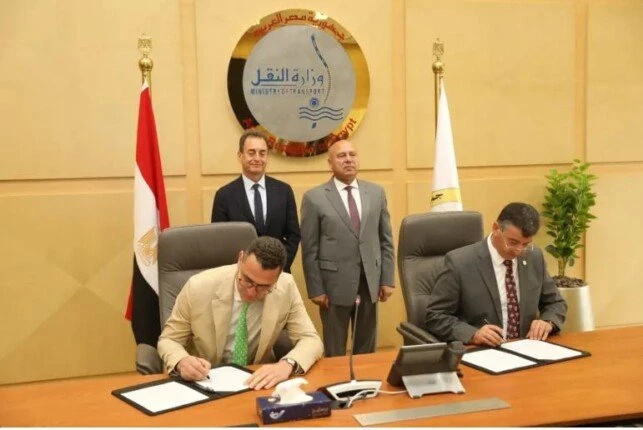 وزير النقل يشهد توقيع عقد تحديث أنظمة الخط الأول لمترو الأنفاقشهد نائب رئيس مجلس الوزراء للتنمية الصناعية وزير الصناعة والنقل، المهندس كامل الوزير،