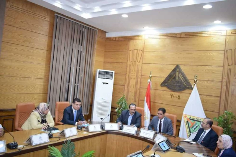 جامعة بنها تبحث استعدادات ماراثون تطبيقات الذكاء الاصطناعي لتحقيق التنمية المستدامة عقد الدكتور ناصر الجيزاوي رئيس جامعة بنها اليوم الاثنين، اجتماعا