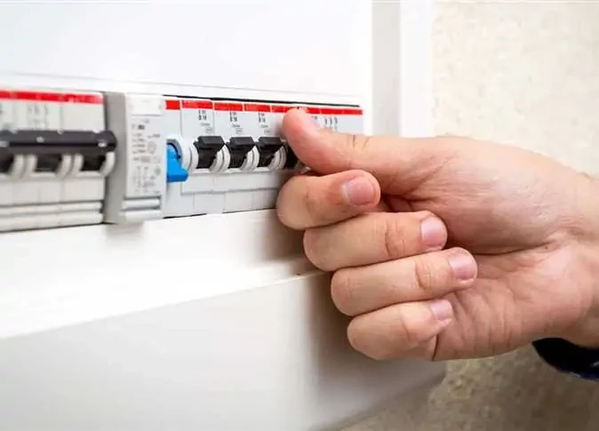 بسبب قطع الكهرباء أعرف طريق الحفاظ على الأجهزة الكهربائية من التلفطريق الحفاظ على الأجهزة الكهربائية لكي تحافظ على الأجهزة الكهربائية وتجنب تلفها بعد