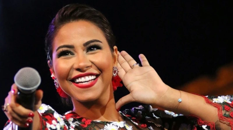 وارنر منتجا لأغاني شيرين.. واثنتان قريباوارنر منتجا لأغاني شيرين.. واثنتان قريبا-----