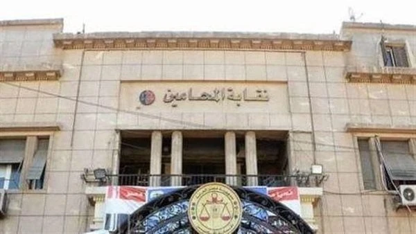 قرار من المحامين بصرف معاش دفعة واحدة ومصروفات الجنازة لأسرة ضحية الأهمالأصدر نقيب المحامين، عبدالحليم علام، قرارا بصرف معاش الدفعة الواحدة ومصروفات الجنازة، لأسرة المرحومة الأستاذ