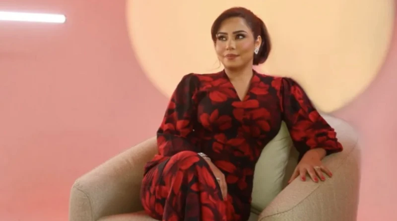 شيرين عبد الوهاب توجه رسالة جديدة إلى جمهورها طالبت الفنانة شيرين عبد الوهاب، جمهورها، بدعمها خلال الفترة الحالية، ومساعدتها على نشر أغنياتها