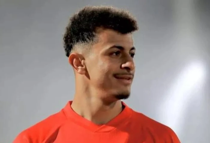 رئيس الإسماعيلي يكشف حقيقة الاتفاق على بيع الساعي للنادي الأهلي كشف نصر أبو الحسن رئيس نادي الإسماعيلي، عن موقف النادي من بيع نجم خط الوسط عمر الساعي