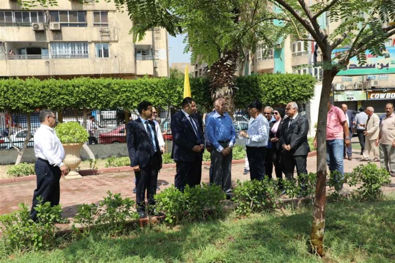 محافظ القاهرة يتفقد حديقة ابن سندر بحي الزيتون بعد الانتهاء من أعمال تطويرها تفقد الدكتور إبراهيم صابر محافظ القاهرة، اليوم الثلاثاء، حديقة ابن سندر