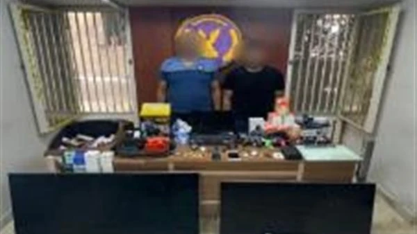 أمن القاهرة يسقط حرامية الشقق في عابدين ومصر القديمة وجهت أجهزة بمديرية أمن القاهرة حملات أمنية لضبط قضايا السرقات بدوائر أقسام المديرية وتمكن رجال