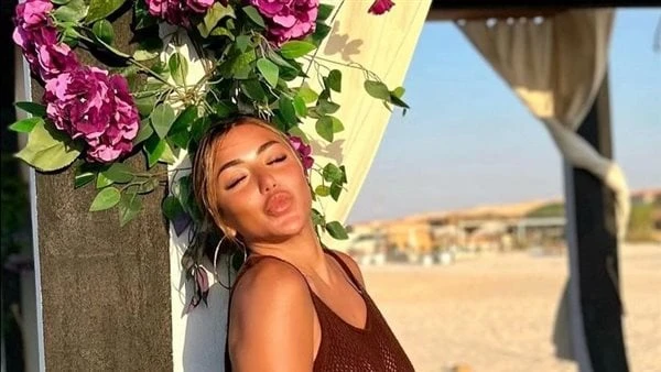 سارة سلامه تثير الجدل على البحر.. صورشاركت الفنانة سارة سلامة، متابعيها عبر حسابها الشخصي على موقع تبادل الصور والفيديوهات إنستجرام، صورا جديدة من