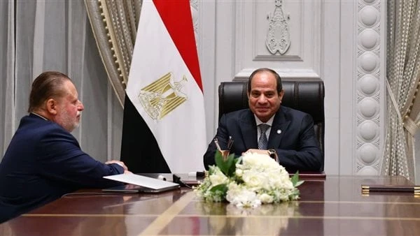 الرئيس السيسى يوجه بمواصلة العمل على توفير مستلزمات إنتاج القطاعات ذات الأولويةاجتمع الرئيس عبد الفتاح السيسي، اليوم الخميس ، مع محافظ البنك المركزي حسن عبد الله، حيث اطلع السيد ال