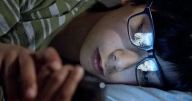 احمى طفلك من الإنترنت المدمر التشتت وحتى الوسواس.. استشاري يحذر صحة وطب صحة وطب، احمى طفلك من الإنترنت المدمر التشتت وحتى الوسواس استشاري يحذر،القاتل المتسلل داخل البيوت، هذا هو ال