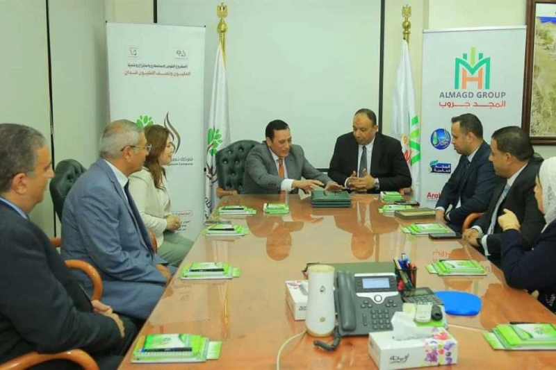 الريف المصري يوقع عقدا لاستثمار 29 ألف فدان لتقليل فجوة إنتاج الزيوت والأعلاف (تفاصيل) وقع عمرو عبدالوهاب، رئيس شركة تنمية الريف المصرى الجديد، المسئولة عن تنفيذ وإدارة المشروع الق