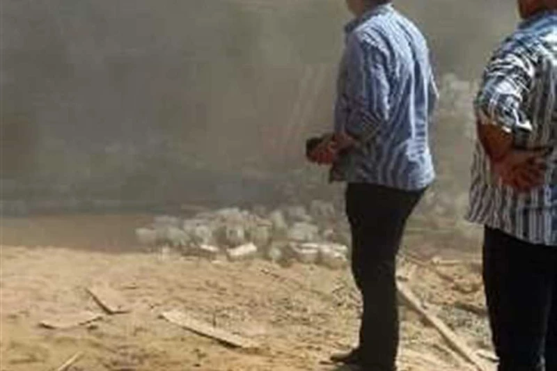 إزالة منزل وإيقاف أعمال بناء دون ترخيص في حملات مكبرة بالشرقية شدد المهندس حازم الأشموني محافظ الشرقية، على رؤساء المراكز والمدن والأحياء، بتكثيف