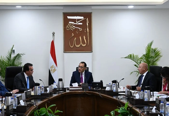 مدبولي يتابع إجراءات حوكمة منظومة توزيع ألبان الأطفال الصناعية المدعمة استعرض الدكتور مصطفى مدبولي، رئيس مجلس الوزراء، اليوم الأحد، بمقر الحكومة