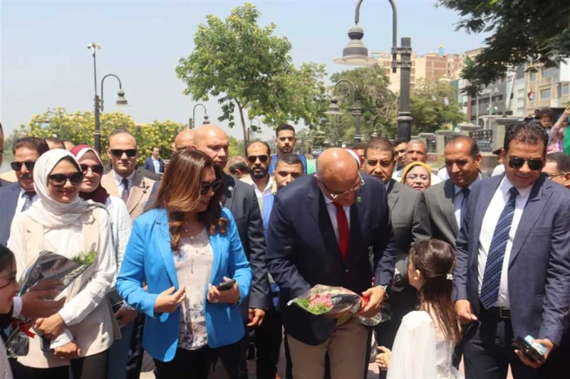 وزيرة التنمية المحلية: تخصيص 600 ألف قطعة أرض لإقامة مشروعات خدمية بالقليوبية أعلنت الدكتورة منال عوض وزيرة التنمية المحلية، أن المرحلة الثانية