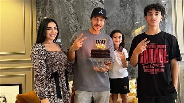 بحضور زوجته.. باسل خياط يحتفل بعيد ميلاده فى أجواء عائلية احتفل الفنان باسل خياط بعيد ميلاده ال47 فى أجواء عائلية حيث أقام حفل خاص ضم أفراد أسرته