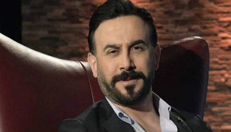 قصي خولي يهاجم المتفذلكين ثم يتراجعشن النجم السوري قصي خولي هجوما عنيفا على من وصفهم بالمتفذلكين، عقب تلقيه انتقادات حادة بعد انتشار خبر مشاركته أحد