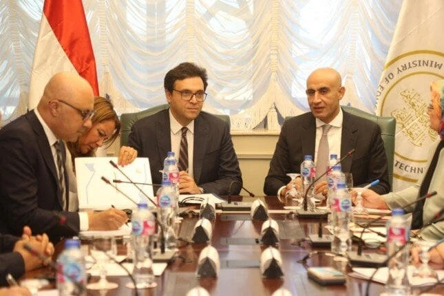 وزيرا التربية والتعليم والثقافة يبحثان سبل تعزيز الوعي لدى الطلاباستقبل محمد عبد اللطيف وزير التربية والتعليم والتعليم الفنى الدكتور، أحمد فؤاد هنو