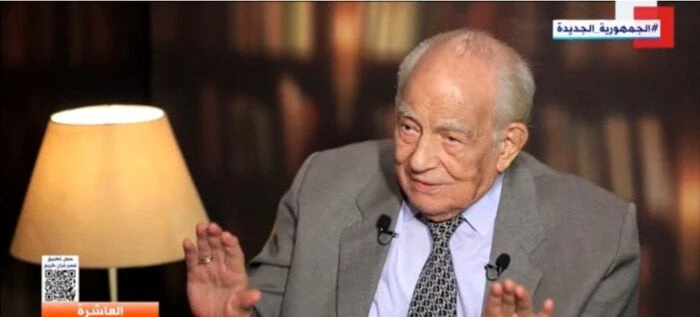 رشوان توفيق يوجه رسالة مؤثرة لزوجته: أنا من غيرك ولا حاجة الفنان رشوان توفيقتحدث الفنان القدير رشوان توفيق، عن محطات في حياته ومواقف مؤثرة جمعته مع