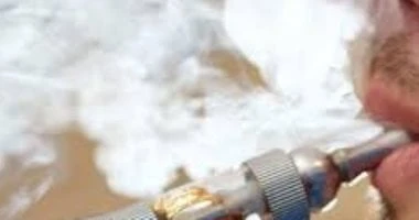 طبيب يحذر من مخاطر التدخين الإلكترونى على صحة الفم والأسنان صحة وطب شاهد المقال التالي من صحافة مصر عن طبيب يحذر من مخاطر التدخين الإلكترونى على صحة