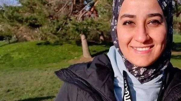 بخور ومواد تقلل نشاط العقل .. كيف عانت الباحثة ريم حامد في فرنسا قبل وفاتها (القصة الكاملة)ما زال اسم الباحثة ريم حامد متصدر مؤشرات البحث جوجل ومنصات التواصل الاجتماعي فيسبوك، وذلك