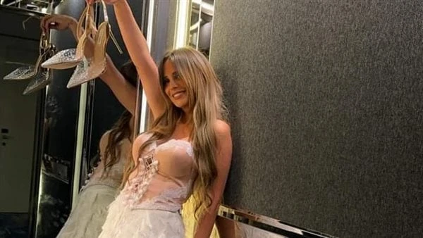 أسرار عن إيمان العاصي في عيد ميلادها.. قصة نجاح بدأت بصورة عاديةتحتفل اليوم الأربعاء الموافق 28 أغسطس الفنانة إيمان العاصي بعيد ميلادها ال 39، وعلى الرغم دخولها الفن عن طريق الصدفة