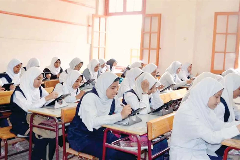 التعليم تستعد لامتحانات 100 ألف طالب وطالبة خلال الدور الثانى للثانوية العامة بدأت وزارة التربية والتعليم والتعليم الفنى الاستعدادات الخاصة بعقد