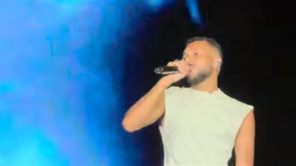 ويجز يقدم أغنيتين من ألبومه الجديد بحفل العلمين قدم الفنان ويجز خلال حفلته في مهرجان العلمين ، مقاطع من اغنيتين ضمن ألبومه الجديد، والمقرر طرحه خلال