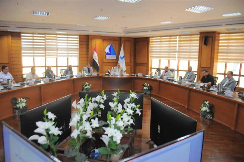 رئيس جامعة كفر الشيخ يهنئ أبطال مصر المشاركين في أوليمبياد باريس 2024 عقد مجلس عمداء جامعة كفر الشيخ برئاسة الدكتور عبدالرازق دسوقي رئيس الجامعة