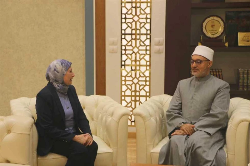 المفتي يلتقي رئيسة القومي للبحوث الجنائية والاجتماعية لبحث تعزيز التعاون المشترك استقبل الدكتور نظير عياد -مفتي الجمهورية، رئيس الأمانة العامة لدور