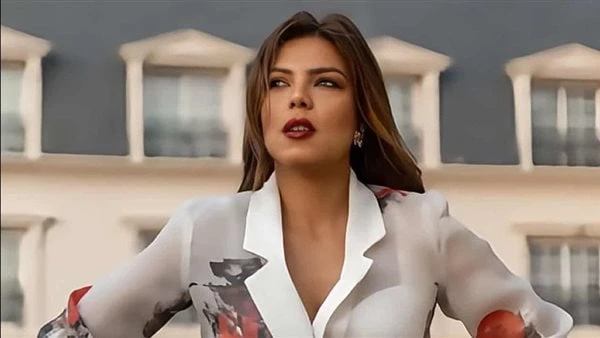 ناهد السباعي رفقة كلبها على البحر شاهدنشرت الفنانة ناهد السباعي، صورا جديدة لها عبر حسابها الشخصي على موقع تبادل الصور والفيديوهات إنستجرام رفقة