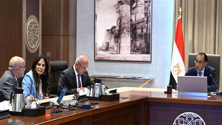 المنصور للسيارات تقدم لرئيس الوزراء خطة توسعها بالسوق المصري سيارات شاهد المقال التالي من صحافة مصر عن المنصور للسيارات تقدم لرئيس الوزراء خطة توسعها