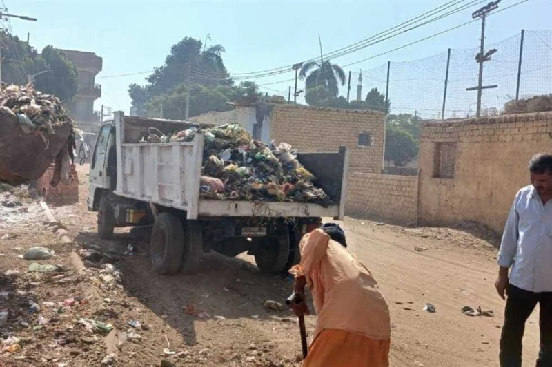 حملات مكثفة لإزالة المخلفات الصلبة ورفع كفاءة الإنارة بشوارع وقرى المنيا وجه اللواء عماد كدواني محافظ المنيا، رؤساء الوحدات المحلية لمراكز ومدن