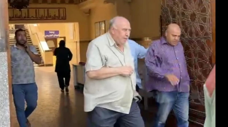 حسام حبيب يغيب عن جنازة عمه.. وأبوه: لسه نايم من مسجد الصديق بمصر الجديدة، شيع منذ قليل جثمان محمد، عم الفنان حسام حبيب، الذي رحل في الساعات الأولى