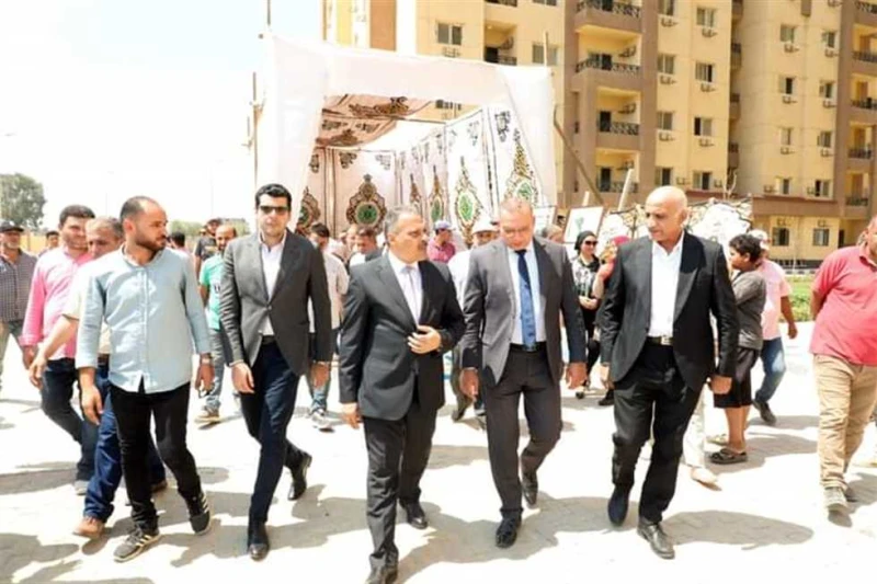 محافظ الشرقية ورئيس التنمية الحضرية يتفقدان التطوير العمراني بالحريري وكفر الحمام تفقد المهندس حازم الأشموني محافظ الشرقية واللواء مهندس خالد صديق