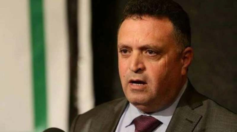 بعد استهداف الغول.. نقيب الصحفيين الفلسطينيين: حاكموا المجرمين (خاص) ندد نقيب الصحفيين الفلسطينيين، ناصر أبو بكر، باستهداف مراسل قناة الجزيرة إسماعيل