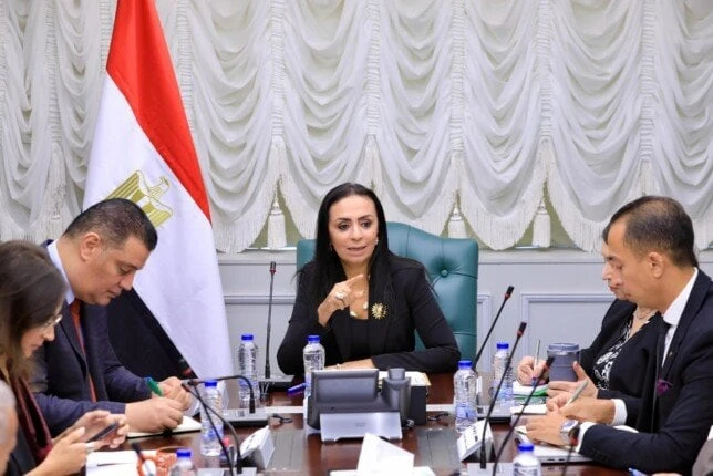 وزيرة التضامن توجه بتطوير الخدمات المقدمة لدور الرعاية والاهتمام بكبار السن جانب من اجتماع وزيرة التضامن الاجتماعيتهاني تركيوجهت الدكتورة مايا مرسي