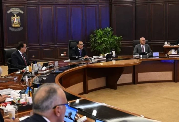 11 قرارا جديدا للحكومة اليوم بينها دعم الاقتصاد بمليار يورو بالتعاون مع الاتحاد الأوروبي وافق مجلس الوزراء خلال اجتماعه اليوم، برئاسة الدكتور مصطفى