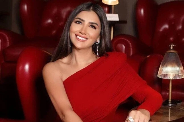 في رمضان 2025.. مي عمر راقصة تحت إخراج زوجها محمد ساميتخوض الفنانة مي عمر سباق مارثون رمضان 2025 من خلال مشاركتها في مسلسل إش إش، وهو من تأليف وإخراج