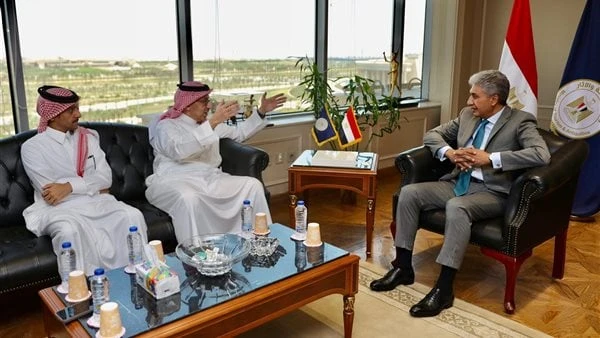 وزير السياحة والآثار يبحث تسير رحلات من الشرق الأقصى وبعض المقاصد بأوروباالتقى، اليوم، شريف فتحي وزير السياحة والآثار، بمكتبه بمقر الوزارة بالعاصمة