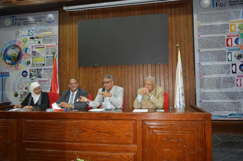 هيئة الاستشعار من البعد تنفذ برنامجا تدريبيا لطلاب كلية الآداب بجامعة القاهرة نفذت الهيئة القومية للاستشعار من البعد وعلوم الفضاء، اليوم، برنامجا