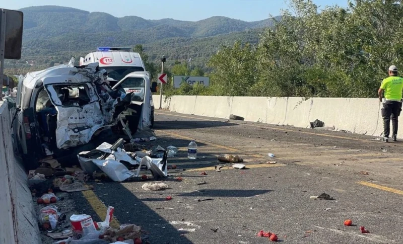 بتاريخ الإثنين 19 أغسطس 2024شهدت منطقة دارييري حسن بي على طريق -100 السريع في دوزجه حادثا مروريا مروعا، حيث اصطدمت شاحنة كبيرة بخمس سيارات وشاحنة أخرى بعد أن تعطلت فراملها.وفاة سائ