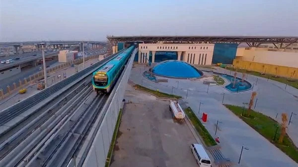 النقل: انشاء منطقة انتظار للعربات الملاكى امام محطة عدلى منصور لخدمة الركاب قالت وزارة النقل إنه قد تم انشاء منطقة انتظار للعربات الخاصة الملاكى امام