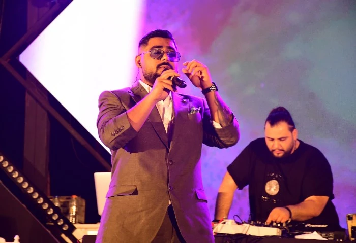 غالية وأخرس يتألقان في مهرجان صيف بنغازي بحفل أسطوري أقيم قبل قليل، الحفل العائلي الثالث بمهرجان صيف بنغازي، والذي افتتحه الدي جي ديباني، وبعده المطرب الليبي محمد لوشيش، وسط حضور ج