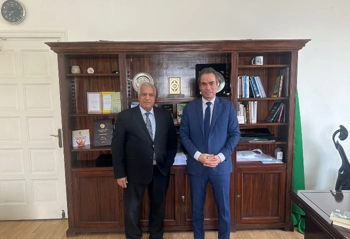 المفكر العراقي حسين الهنداوي يستقبل أحمد المسلماني بمقر الجامعة العربية استقبل المفكر العراقي الكبير الدكتور حسين الهنداوي الأمين العام المساعد -