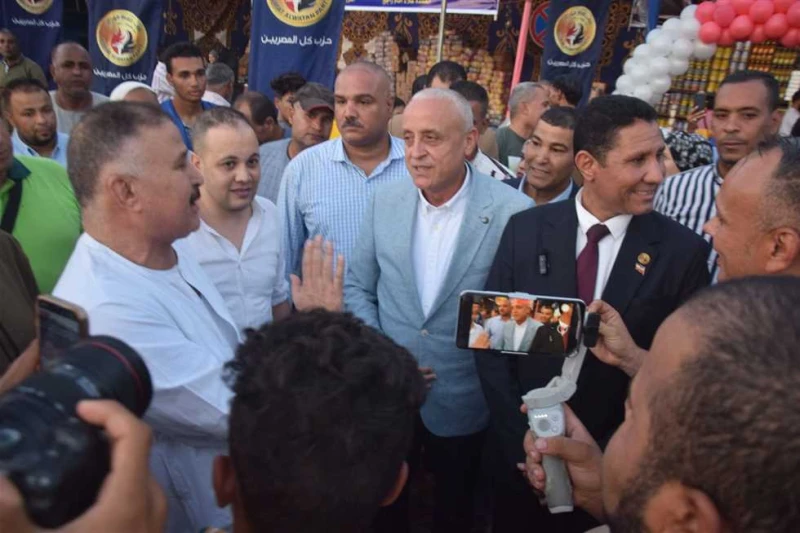 افتتاح معرض السلع الغذائية بمنطقة شرق السكة ب الأقصر شهد المهندس عبدالمطلب عمارة محافظ الأقصر، اليوم الاثنين، فعاليات افتتاح معرض السلع الغذائية