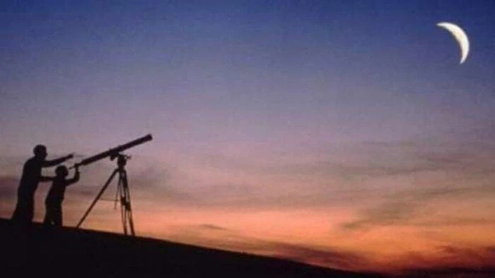 اليوم.. دار الإفتاء تستطلع هلال شهر صفر 1446 هشهر صفر 1446.. أعلنت دار الإفتاء المصرية، أن استطلاع شهر صفر 1446ه، من المقرر أن يكون مساء اليوم الأحد